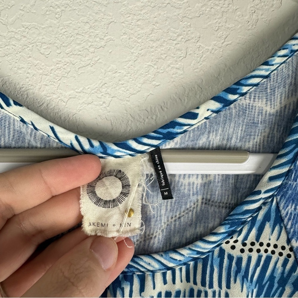 Akemi + Kin Anthropologie Blue White Geometric Hi Lo Short Cap Sleeve Top Medium - Picture 3 of 4